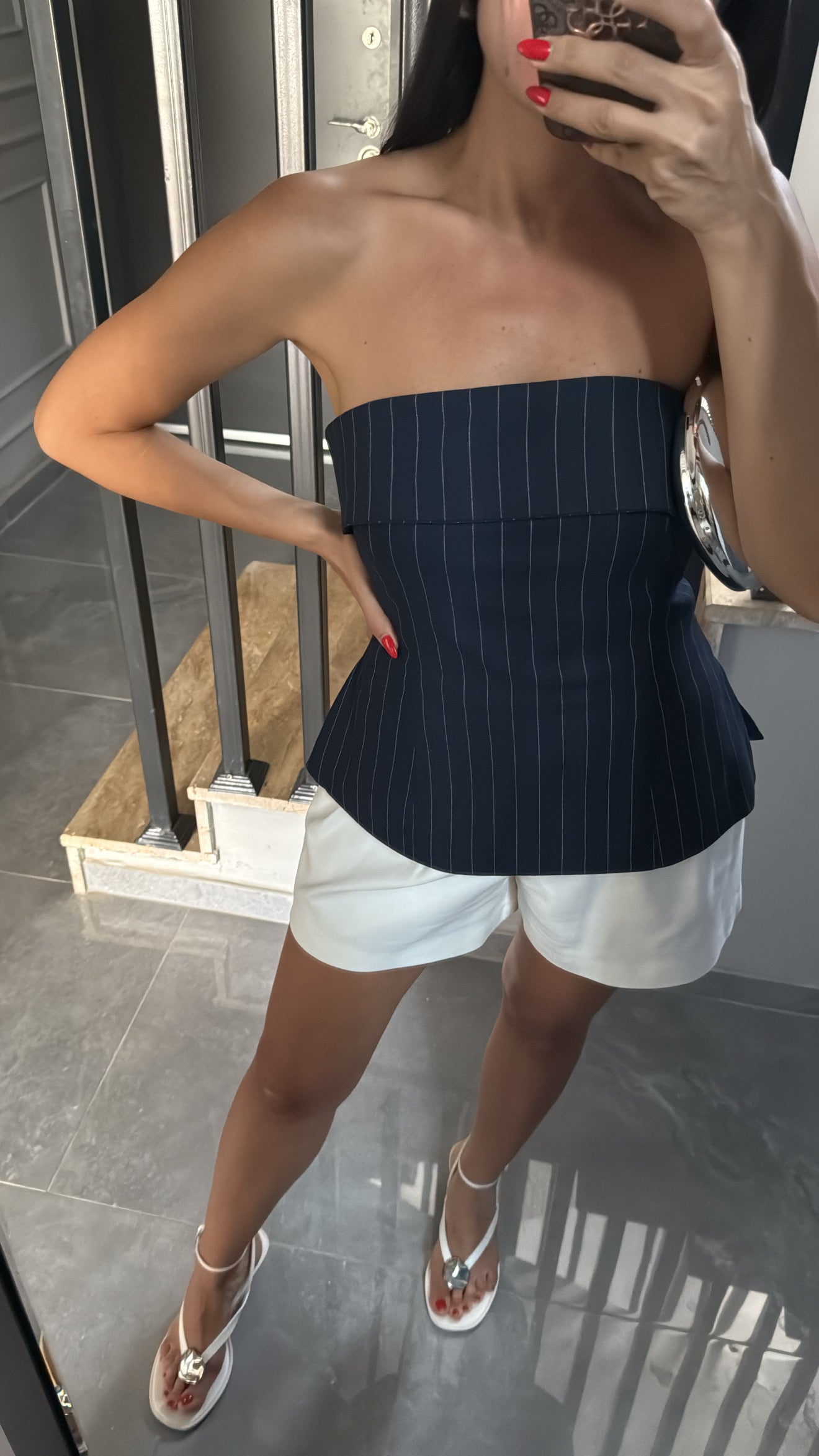 LACİVERT ÇİZGİLİ YAKASI KATLAMA DETAYLI STRAPLEZ BLUZ