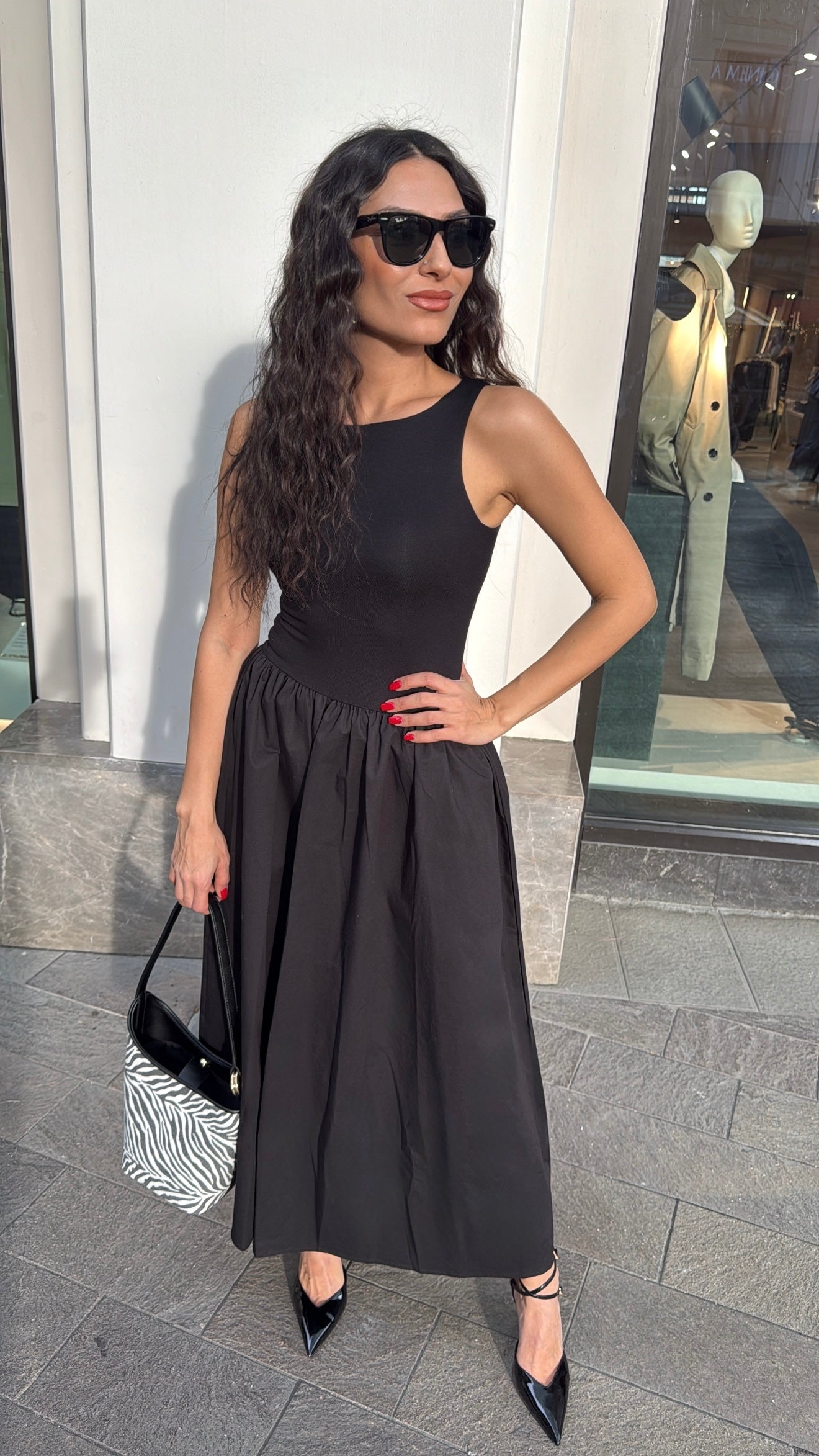 Halter Yaka Siyah Midi Elbise
