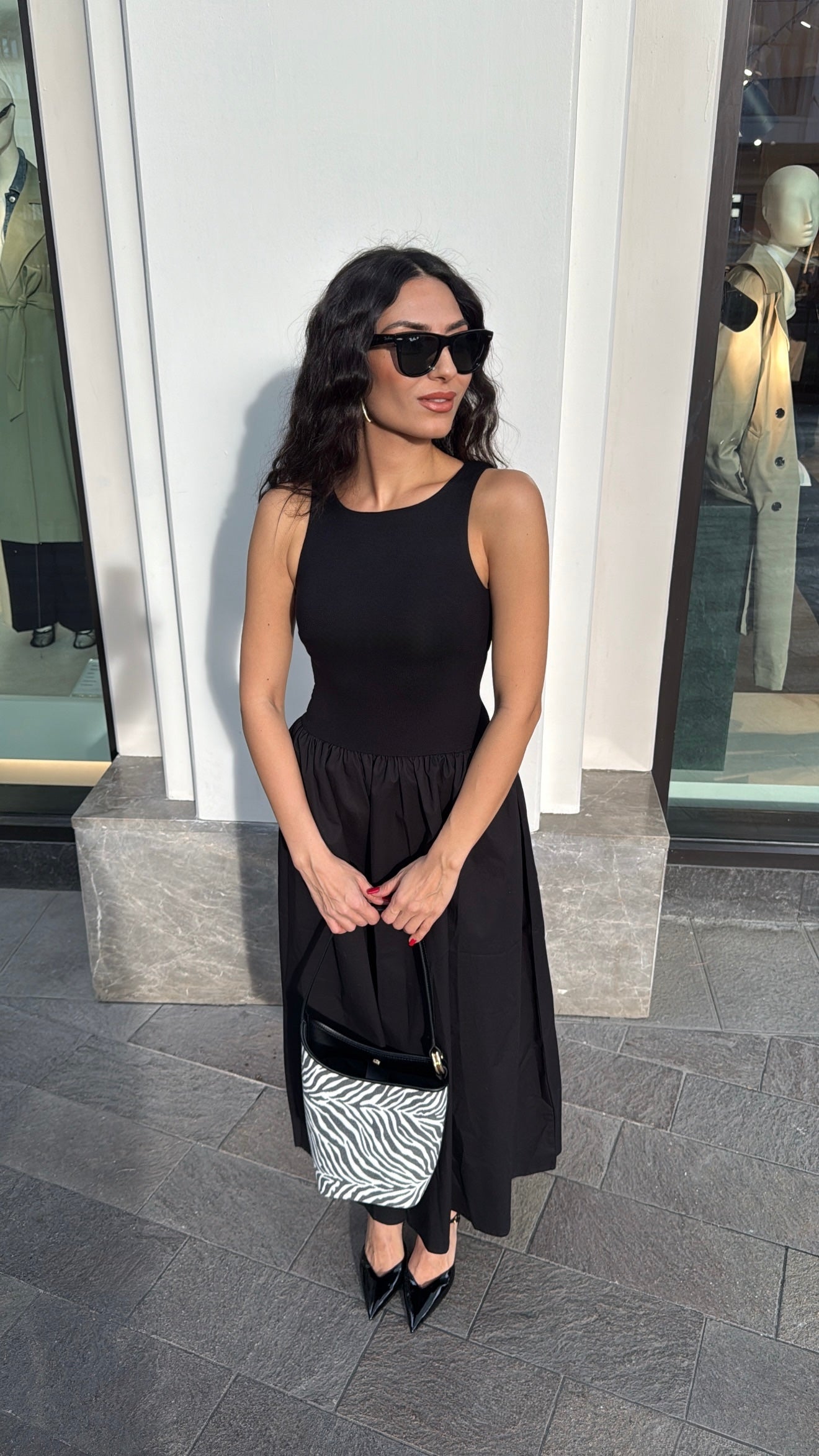 Halter Yaka Siyah Midi Elbise
