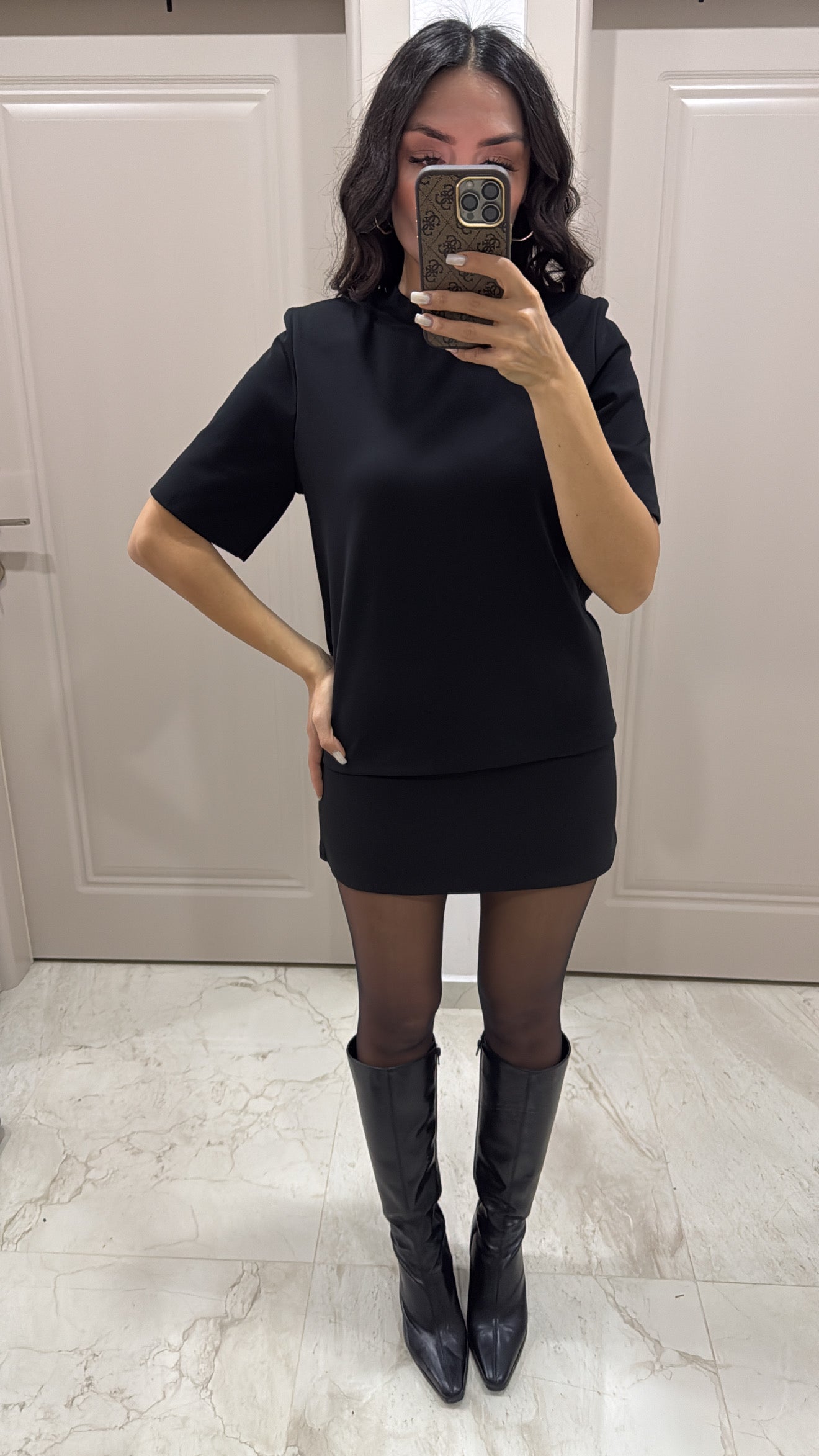 Vatkalı Tok Kumaş Siyah Kısa Kollu T-shirt