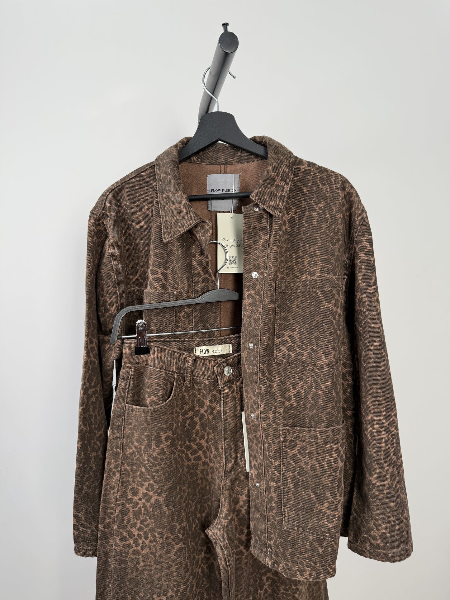 Dört Cepli Leopar Desenli Belden Kuşaklı Denim Ceket