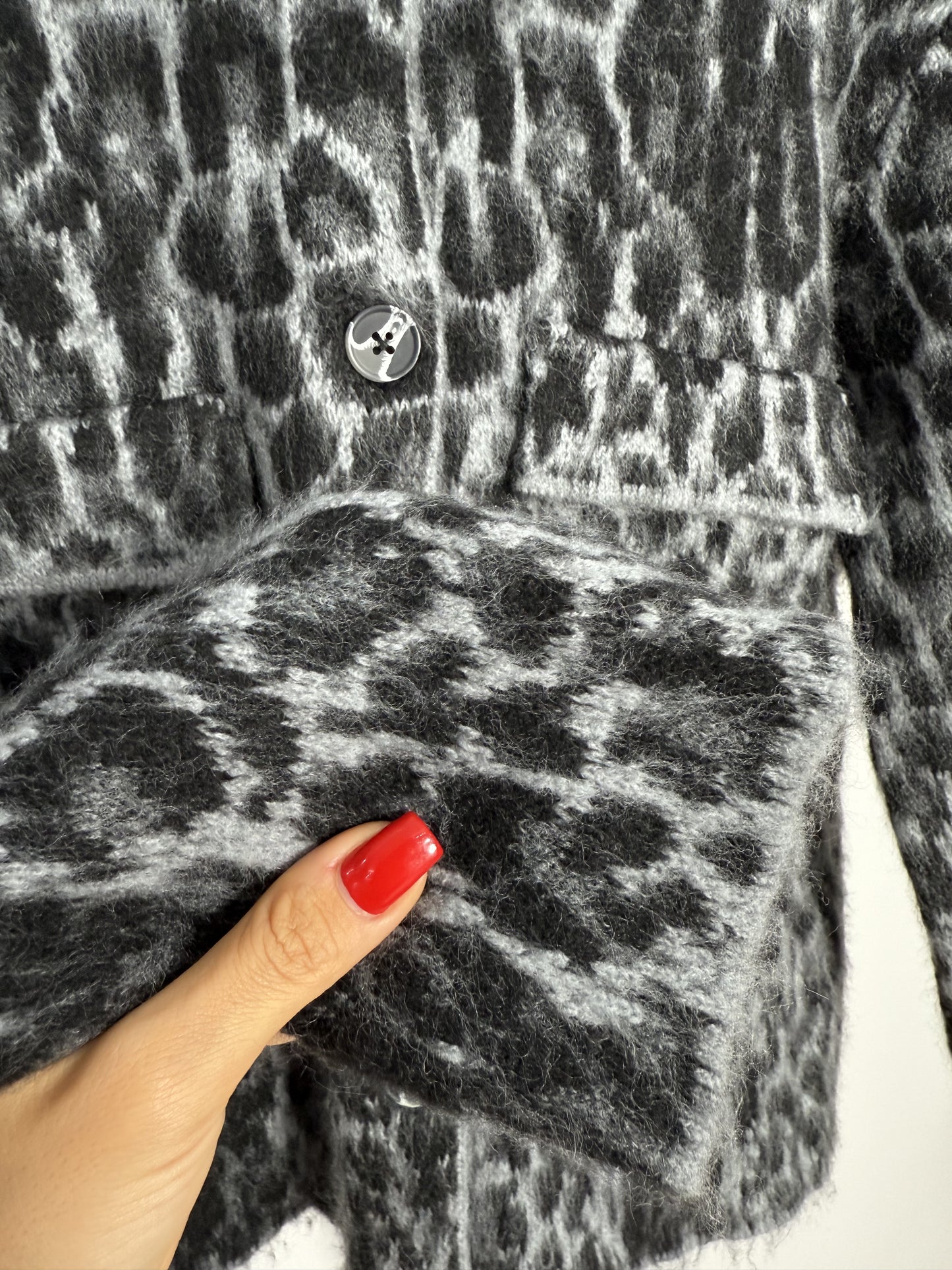 Gri Siyah Leopar Desen Jakarlı Hırka