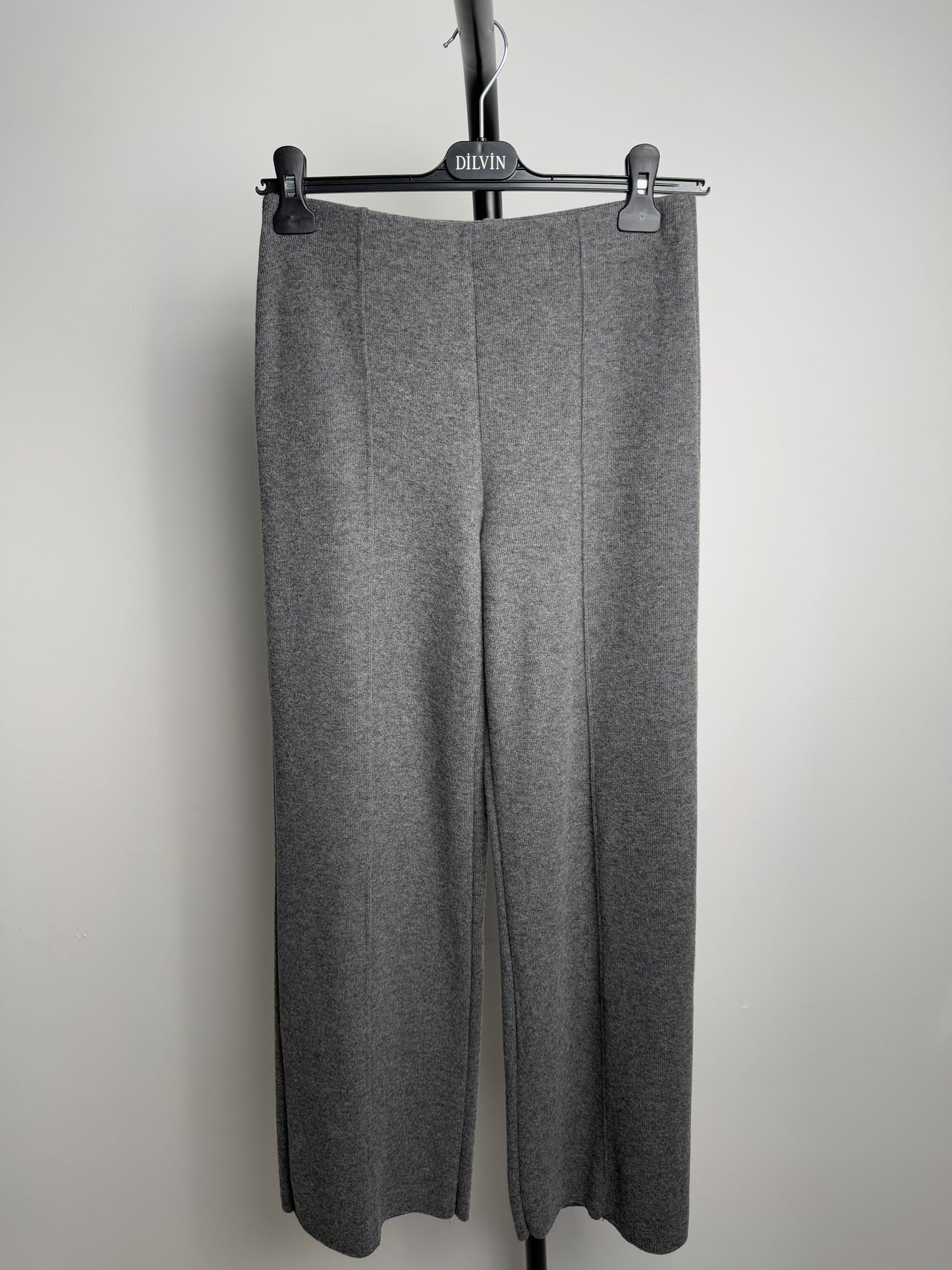 Marka Model Yumuşak Dokulu Dikişli Pantolon