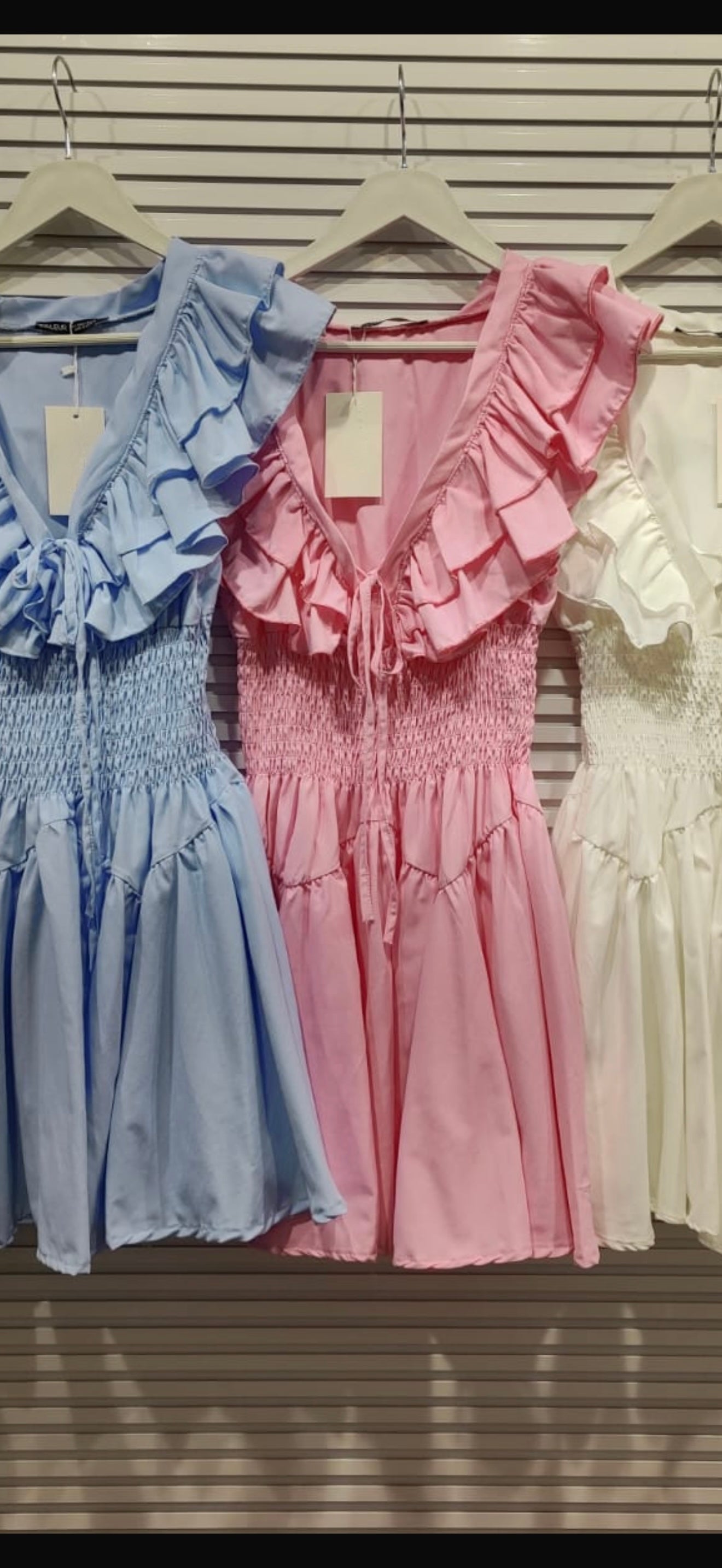 Pembe Yakası Fırfırlı Mini Elbise